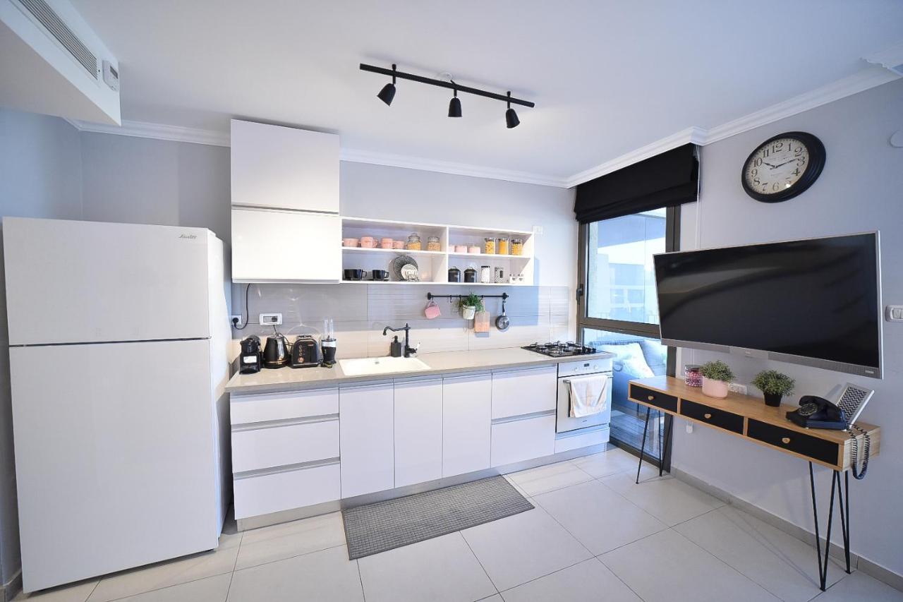Yalarent Migdalor Boutique Apartments With Sea Views Тиверіада Екстер'єр фото